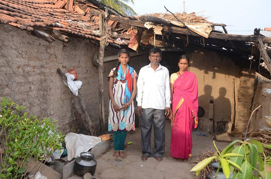 ತಂದೆ–ತಾಯಿಯೊಂದಿಗೆ ರುತುಜಾ ಮಾನೆ