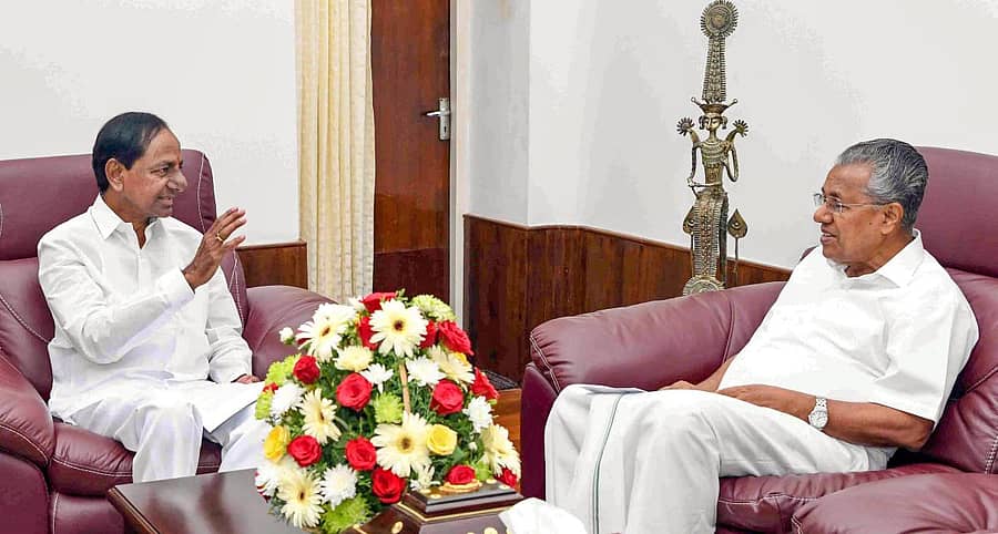 ಚಂದ್ರಶೇಖರ ರಾವ್ ಮತ್ತು ಪಿಣರಾಯಿ ವಿಜಯನ್ ಭೇಟಿ