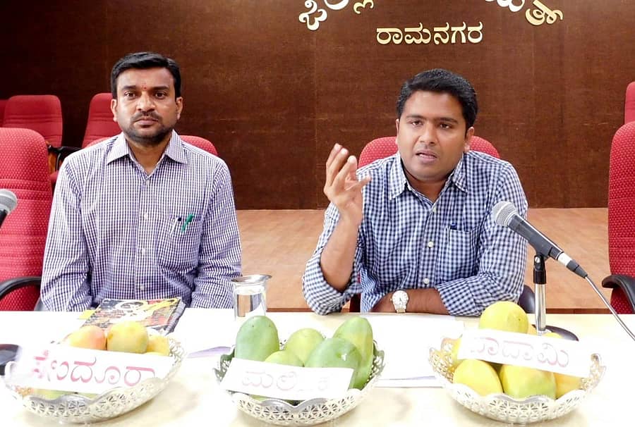 ಬುಧವಾರ ಪತ್ರಿಕಾಗೋಷ್ಠಿಯಲ್ಲಿ ಜಿ.ಪಂ. ಸಿಇಒ ಮುಲ್ಲೈ ಮುಹಿಲನ್‌ ಮಾತನಾಡಿದರು. ಗುಣವಂತ ಇದ್ದರು