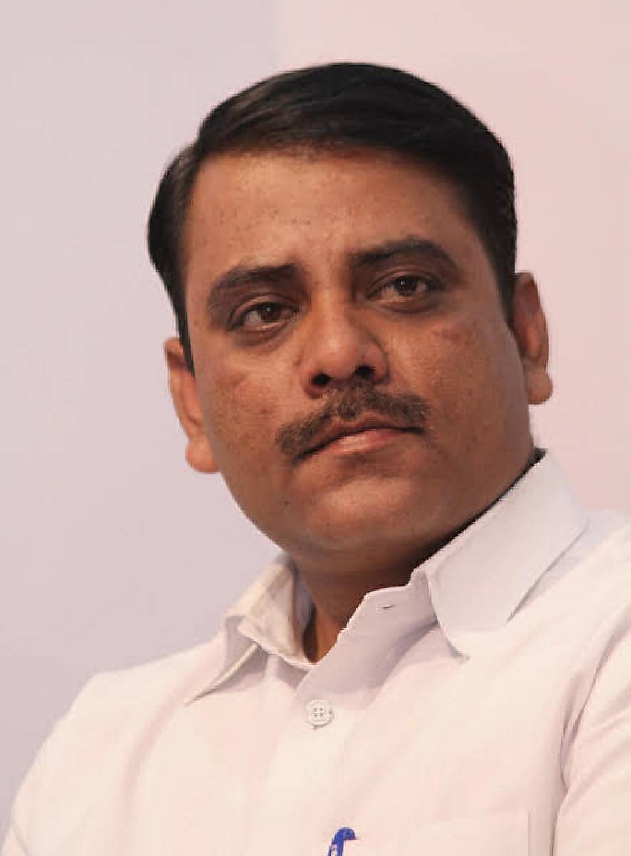 ಗಿರೀಶ ಜಕಾಪುರೆ