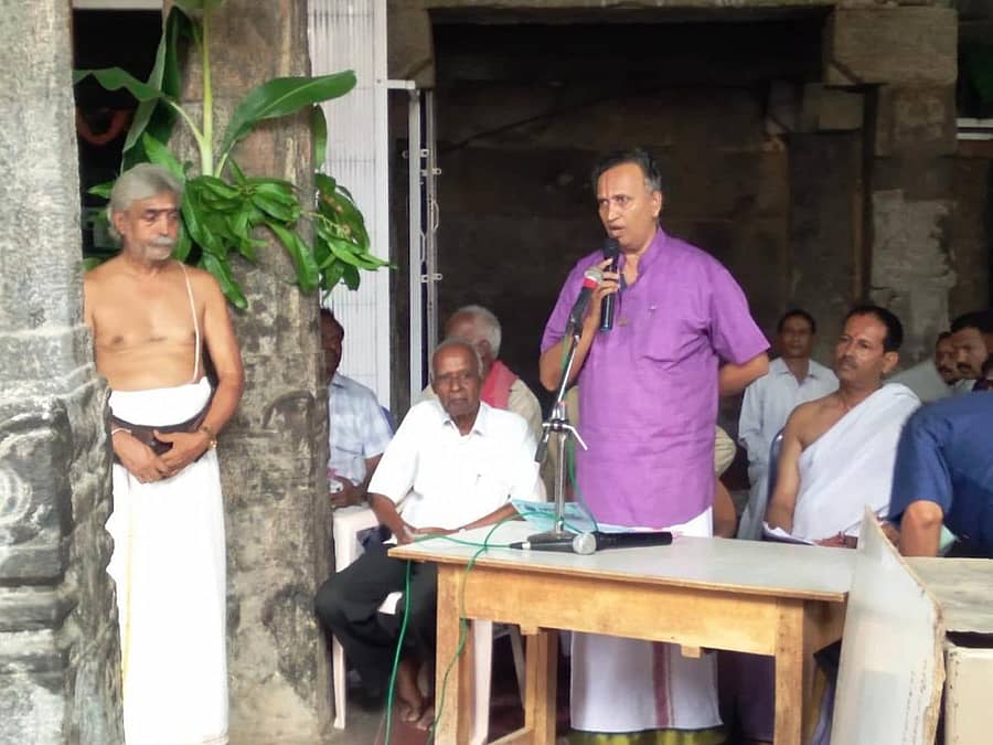 ಚನ್ನಪಟ್ಟಣದಲ್ಲಿ ಆಯೋಜಿಸಲಾಗಿದ್ದ ಶಂಕರಾಚಾರ್ಯರ ಜಯಂತಿ ಕಾರ್ಯಕ್ರಮದಲ್ಲಿ ಉದ್ಯಮಿ ಮಳೂರು ಕೃಷ್ಣಕುಮಾರ್ ಮಾತನಾಡಿದರು