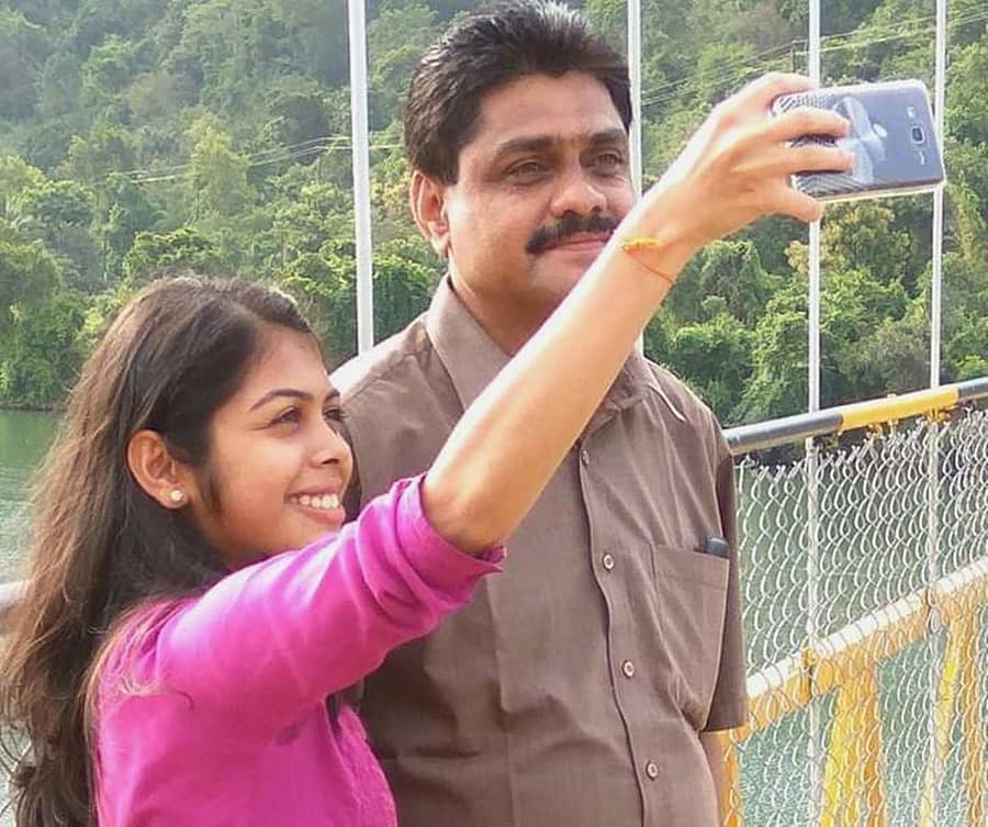 ಪ್ರೊ. ರಾಜು ಹೆಗಡೆ ಮತ್ತು ಅವರ ಪುತ್ರಿ ಎಂ.ಆರ್.ಇಳಾ