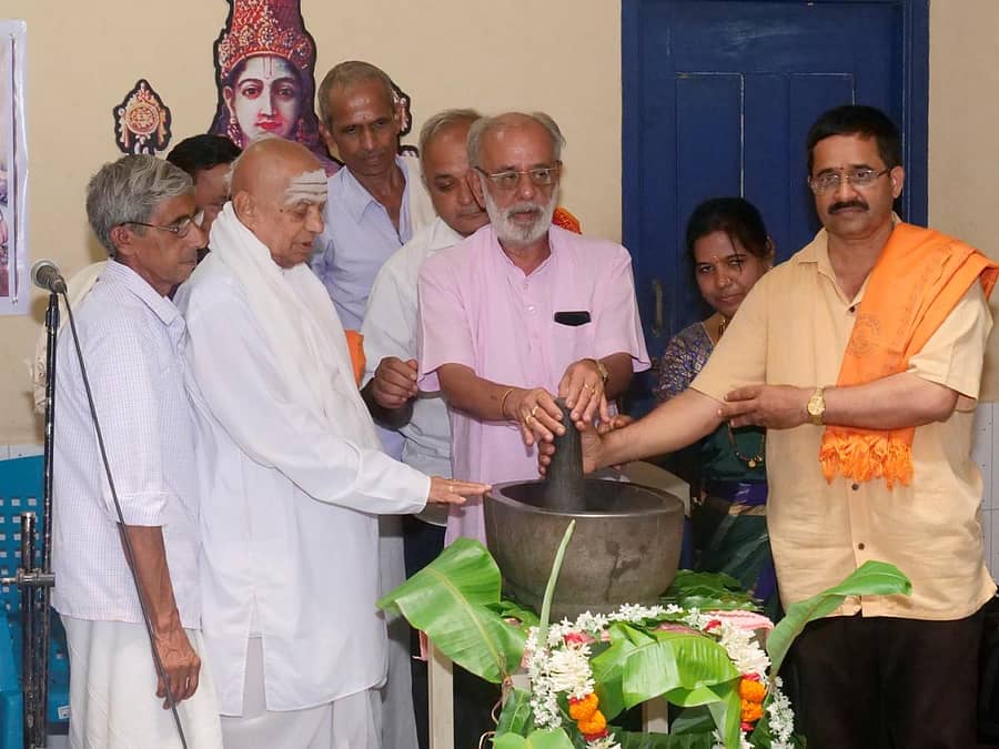 ಶಿರಸಿ ತಾಲ್ಲೂಕಿನ ಕೆಂಗ್ರೆಮಠದಲ್ಲಿ ಶ್ರೀಶಕ್ತಿ ಪಾರಂಪರಿಕ ವೈದ್ಯ ಕೇಂದ್ರವನ್ನು ಎಸ್.ಎಂ.ಹೆಗಡೆ ಉದ್ಘಾಟಿಸಿದರು