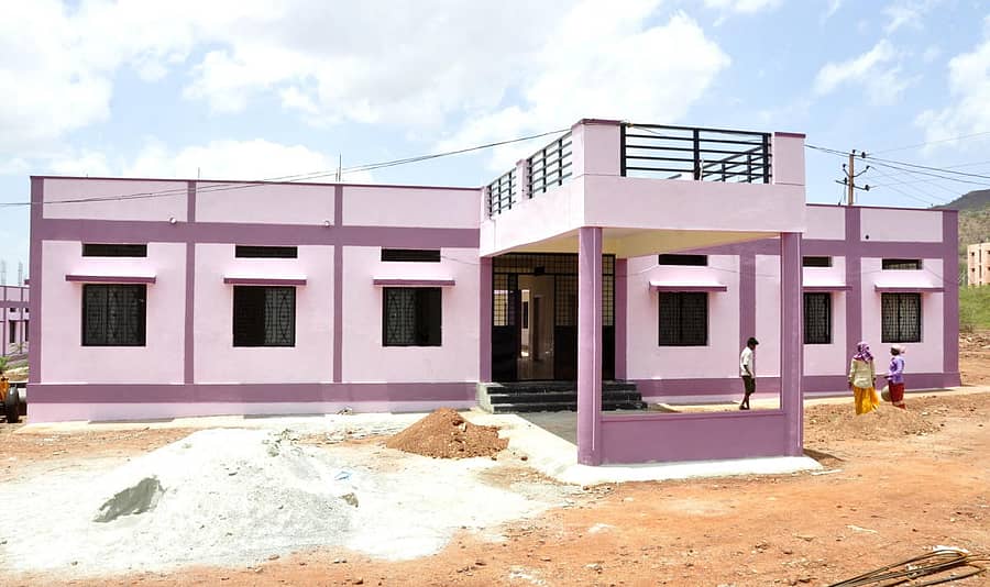 ಹೊಸಪೇಟೆಯ ಜಂಬುನಾಥಹಳ್ಳಿ ಬಳಿ ನಿರ್ಮಾಣಗೊಂಡಿರುವ ಮೆಟ್ರಿಕ್ ನಂತರದ ಬಾಲಕರ ವಸತಿ ನಿಲಯದ ಕಟ್ಟಡ–ಪ್ರಜಾವಾಣಿ ಚಿತ್ರ