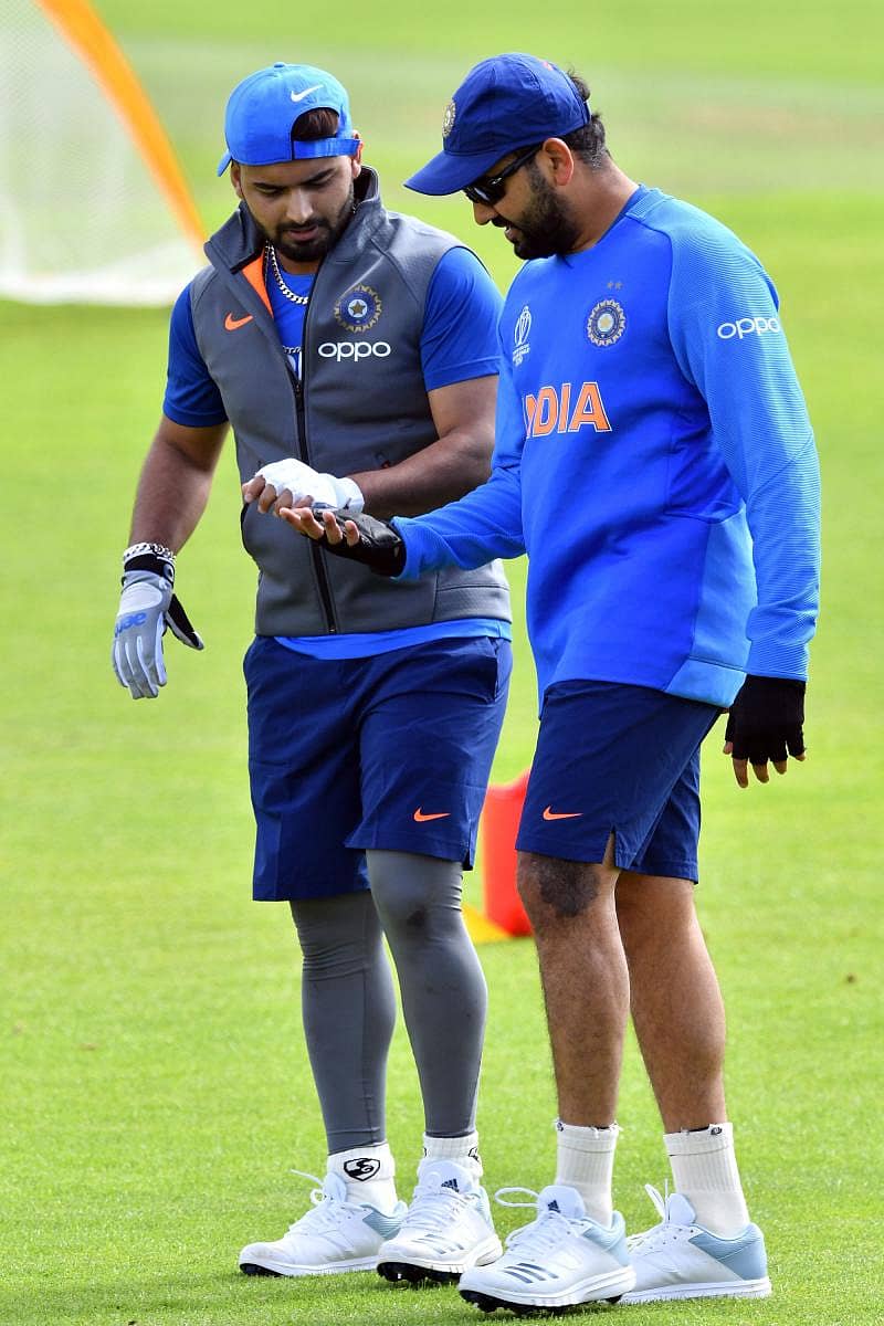 ರಿಷಭ್ ಪಂತ್ (ಎಡ) ಮತ್ತು ರೋಹಿತ್ ಶರ್ಮಾ
