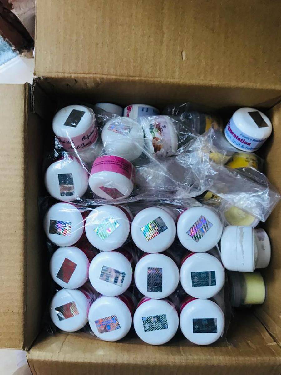 ವಶಪಡಿಸಿಕೊಂಡ ಅನಧಿಕೃತ ಔಷಧಗಳು