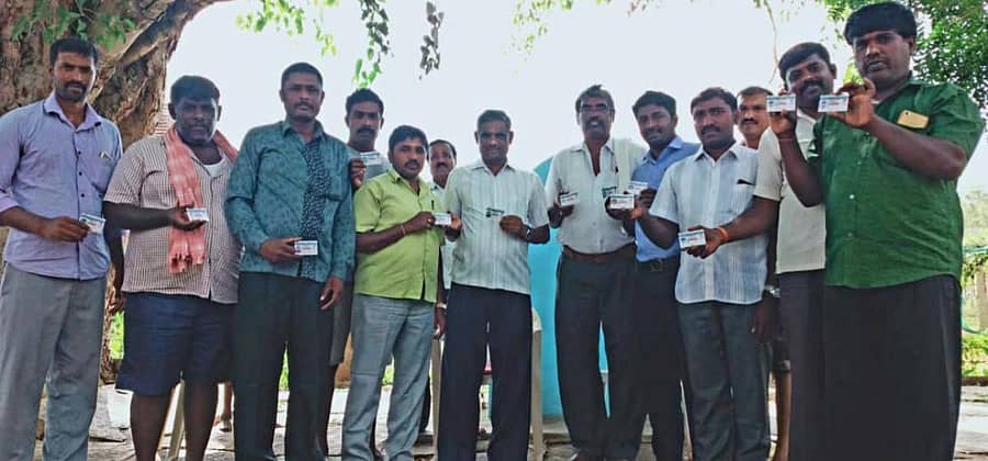 ಗುರುತಿನ ಚೀಟಿ ಪಡೆದ ವಿಶ್ವಕರ್ಮ ಸಮುದಾಯದ ಮುಖಂಡರು