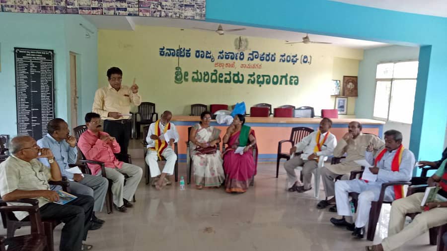 ಚಿಂತನಾಗೋಷ್ಠಿಯಲ್ಲಿ ಚನ್ನಪಟ್ಟಣದ ಸರ್ಕಾರಿ ಪ್ರಥಮ ದರ್ಜೆ ಕಾಲೇಜಿನ ಸಹಪ್ರಾಧ್ಯಾಪಕ ಡಾ. ಮಧುಸೂದನಾಚಾರ್ಯ ಜೋಷಿ ಮಾತನಾಡಿದರು