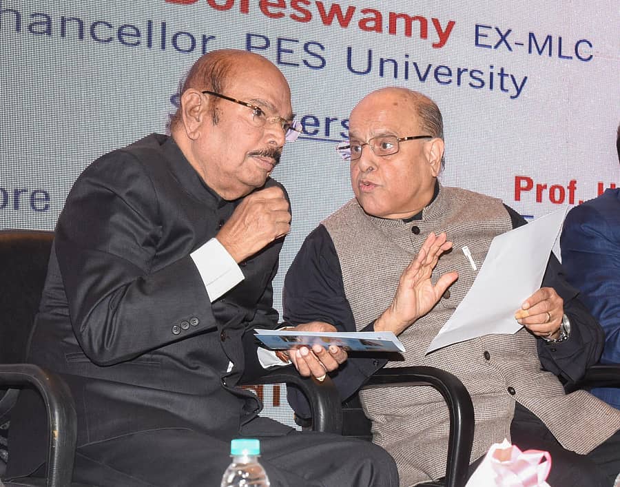 ವಿಚಾರಸಂಕಿರಣದಲ್ಲಿ ಎಂ.ಆರ್. ದೊರೆಸ್ವಾಮಿ ಹಾಗೂ ಡಾ.ಕೆ. ಕಸ್ತೂರಿ ರಂಗನ್ ಚರ್ಚಿಸಿದರು– ಪ್ರಜಾವಾಣಿ ಚಿತ್ರ