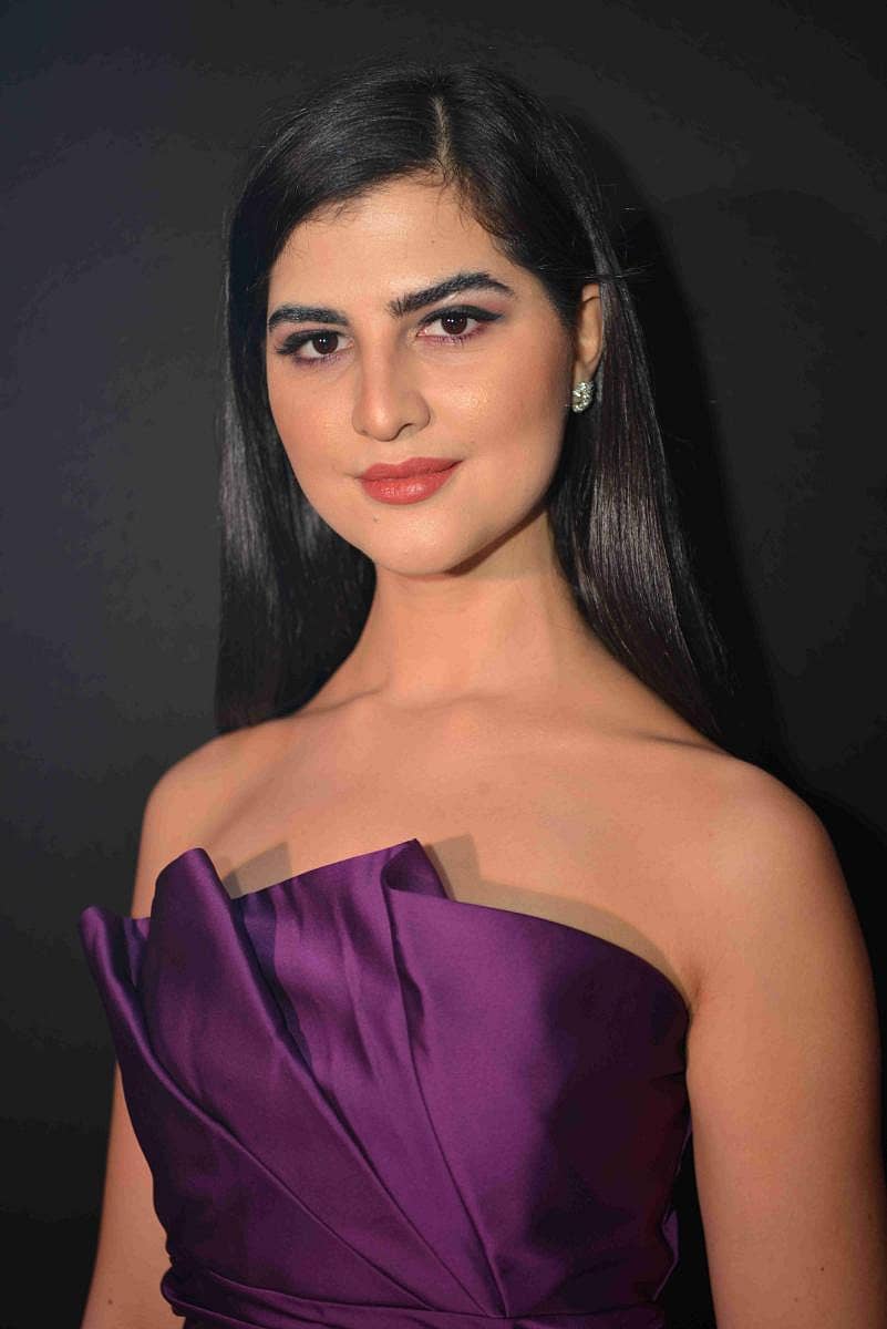 ಧೂಮ್ ಎಗೈನ್ ಚಿತ್ರದಲ್ಲಿ ಜನಿರಾ ಐದರ್