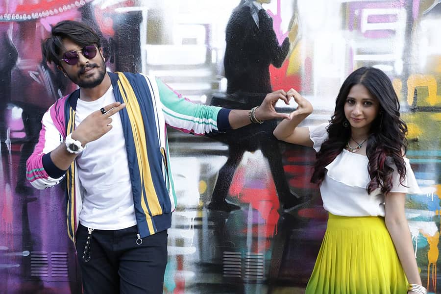 ‘ಇಂಡಿಯಾ ವರ್ಸಸ್ ಇಂಗ್ಲೆಂಡ್’ ಚಿತ್ರದಲ್ಲಿ ವಸಿಷ್ಠ ಸಿಂಹ ಮತ್ತು ಮಾನ್ವಿತಾ ಕಾಮತ್