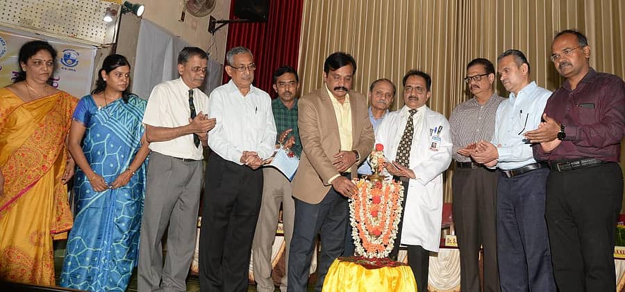 ದಾವಣಗೆರೆಯ ಬಾಪೂಜಿ ಆಸ್ಪತ್ರೆಯಲ್ಲಿ ಗುರುವಾರ ಹಮ್ಮಿಕೊಂಡಿದ್ದ 27ನೇ ವಿಶ್ವ ಸ್ತನ್ಯಪಾನ ಸಪ್ತಾಹವನ್ನು ಜಿಲ್ಲಾಧಿಕಾರಿ ಜಿ.ಎನ್. ಶಿವಮೂರ್ತಿ ಉದ್ಘಾಟಿಸಿದರು.