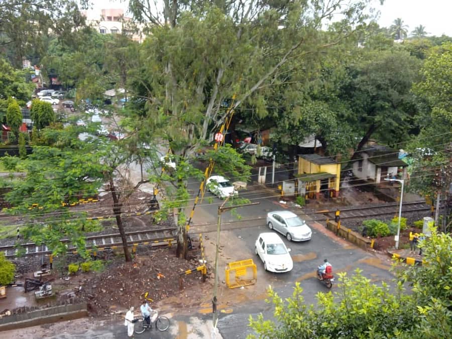 ಬೆಳಗಾವಿಯ ಟಿಳಕವಾಡಿಯ 2ನೇ ರೈಲ್ವೆ ಗೇಟ್‌ ರಸ್ತೆ ವಿಸ್ತರಿಸಲಾಗಿದೆ.