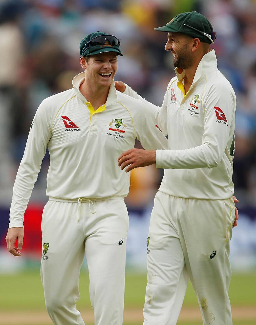 ಸ್ಟೀವನ್ ಸ್ಮಿತ್ (ಎಡ) ಮತ್ತು ನೇಥನ್ ಲಯನ್