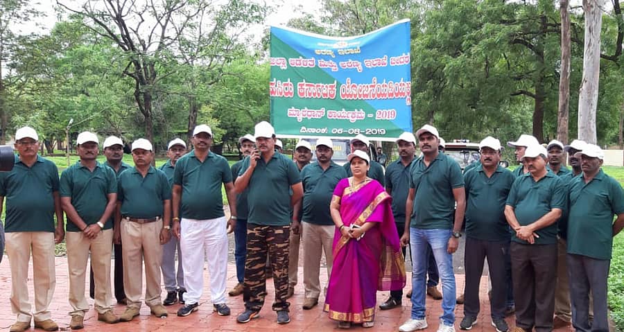 ಹಸಿರು ಕರ್ನಾಟಕ ಯೋಜನೆಯಡಿ ಬೀದರ್ನಲ್ಲಿ ಮಂಗಳವಾರ ಪರಿಸರ ಜಾಗೃತಿಗಾಗಿ ಮ್ಯಾರಥಾನ್ ನಡೆಯಿತು