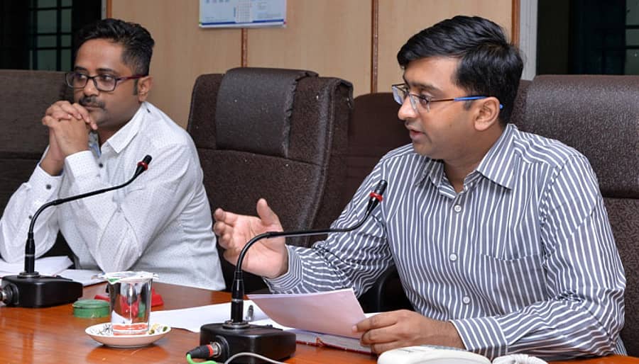 ಸಭೆಯಲ್ಲಿ ಜಿಲ್ಲಾಧಿಕಾರಿ ಎಸ್‌.ಎಸ್‌.ನಕುಲ್‌ ಮಾತನಾಡಿದರು.