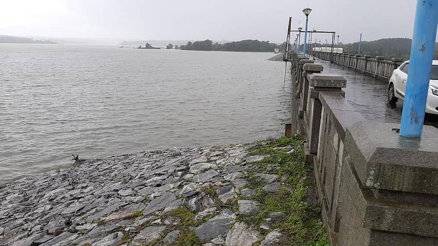 ಆಲೂರು ತಾಲ್ಲೂಕಿನ ವಾಟೆಹೊಳೆ ಜಲಾಶಯ ಭರ್ತಿಯಾಗಿರುವುದು