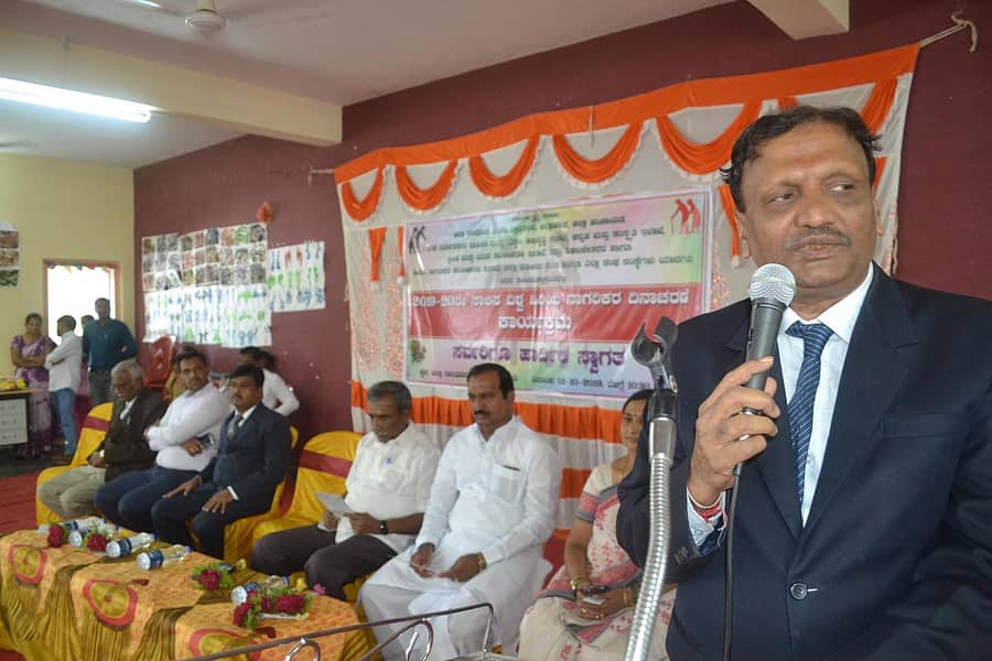 ಯಾದಗಿರಿಯ ಬಾಲಭವನ ಸೊಸೈಟಿಯಲ್ಲಿ ನಡೆದ ವಿಶ್ವ ಹಿರಿಯ ನಾಗರಿಕರ ದಿನಾಚರಣೆ ಕಾರ್ಯಕ್ರಮದಲ್ಲಿ ನ್ಯಾಯಾಧೀಶ ಶಿವನಗೌಡ ಮಾತನಾಡಿದರು