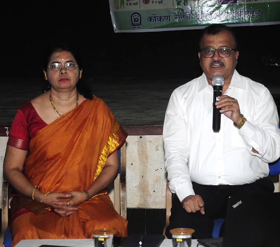 ಮಂಗಳವಾರ ಪತ್ರಿಕಾಗೋಷ್ಠಿಯಲ್ಲಿ ಕೊಂಕಣ್ ರೈಲ್ವೆ ಮುಖ್ಯ ಸಾರ್ವಜನಿಕ ಸಂಪರ್ಕಾಧಿಕಾರಿ ಎಲ್.ಕೆ. ವರ್ಮಾ ಮಾತನಾಡಿದರು. ಪ್ರಜಾವಾಣಿ ಚಿತ್ರ