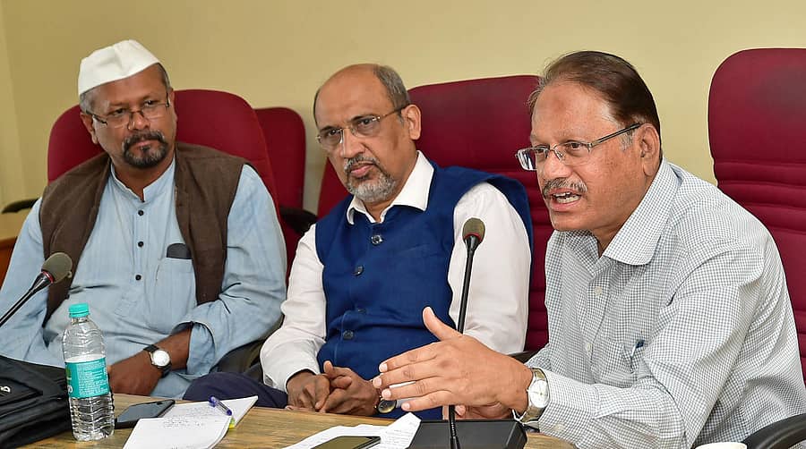 ಜಿ.ವಿ. ಸುಂದರ್ ಮಾತನಾಡಿದರು. ಸಮಾಜವಾದಿ ಅಧ್ಯಯನ ಕೇಂದ್ರದ ಸಂಚಾಲಕ ಅಲಿ ಬಾಬಾ, ಕೃಷಿ ತಜ್ಞ ಪ್ರಕಾಶ್ ಕಮ್ಮರಡಿ ಇದ್ದರು –ಪ್ರಜಾವಾಣಿ ಚಿತ್ರ