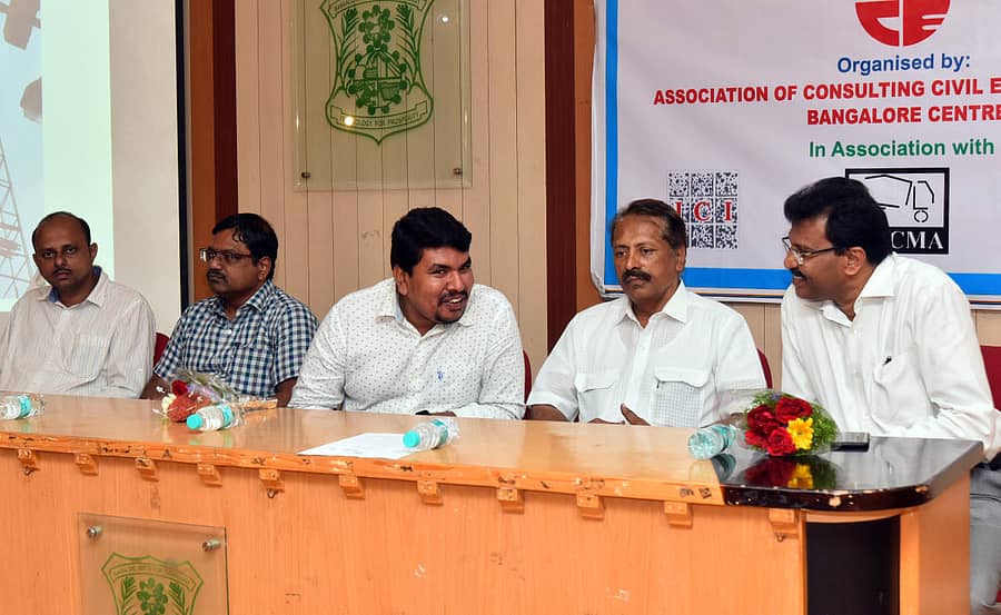 ಕಾರ್ಯಕ್ರಮದಲ್ಲಿ ಎಸಿಸಿಐ ಬೆಂಗಳೂರು ಘಟಕದ ಖಜಾಂಚಿ ಸವಿನ ಕುಮಾರ್, ಮುಖ್ಯಸ್ಥ ರಾಜೇಶ್‌ ಕಣ್ಣನ್‌, ಎಂಜಿನಿಯರ್‌ ಜಿ.ಎನ್. ಯುವರಾಜ್‌, ಕಾರ್ಯದರ್ಶಿ ಶ್ರೀಕಾಂತ್ ಚನ್ನಲ್ ಹಾಗೂ ಡಾ. ಎಚ್. ಬಿ. ಬಾಲಕೃಷ್ಣ ಇದ್ದರು ಪ್ರಜಾವಾಣಿ ಚಿತ್ರ