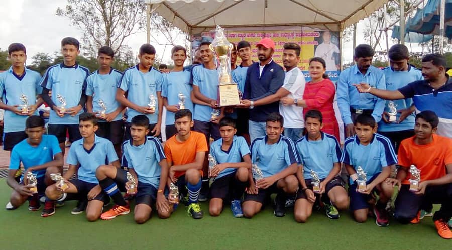 17 ವರ್ಷ ವಯೋಮಿತಿ ಒಳಗಿನ ಬಾಲಕರ ವಿಭಾಗದಲ್ಲಿ ಪ್ರಥಮ ಬಹುಮಾನ ಪಡೆದ ಮೈಸೂರು ವಿಭಾಗದ ತಂಡ