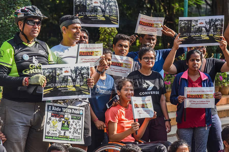 ಕಬ್ಬನ್ ಪಾರ್ಕ್ ನಡಿಗೆದಾರರ ಸಂಘಟನೆಯ ನೇತೃತ್ವದಲ್ಲಿ ಭಾನುವಾರ ಪ್ರತಿಭಟನೆ ನಡೆಯಿತು.