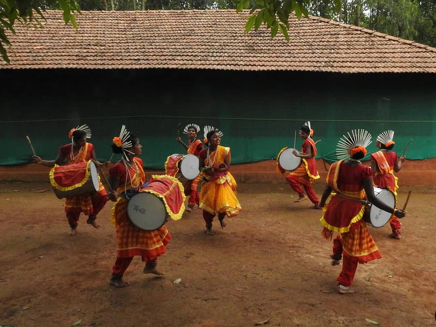 ಮಹಿಳೆಯರ ಡೊಳ್ಳು ಕುಣಿತ