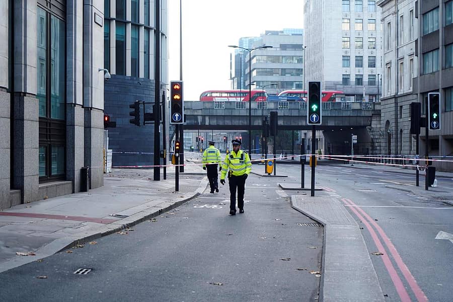 ಲಂಡನ್ ಬ್ರಿಡ್ಜ್ ಬಳಿ ಪೊಲೀಸರು ಗಸ್ತು ನಡೆಸಿದರು –ಎಎಫ್ಪಿ ಚಿತ್ರ