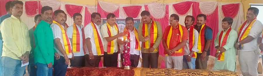 ಮಾಗಡಿ ಕುದೂರು ಮಾಧ್ಯಮ ಬಳಗದ ಘಟಕವನ್ನು ಜಿ.ಪಂ.ಸದಸ್ಯ ಅಣ್ಣೇಗೌಡ ಉದ್ಘಾಟಿಸಿದರು