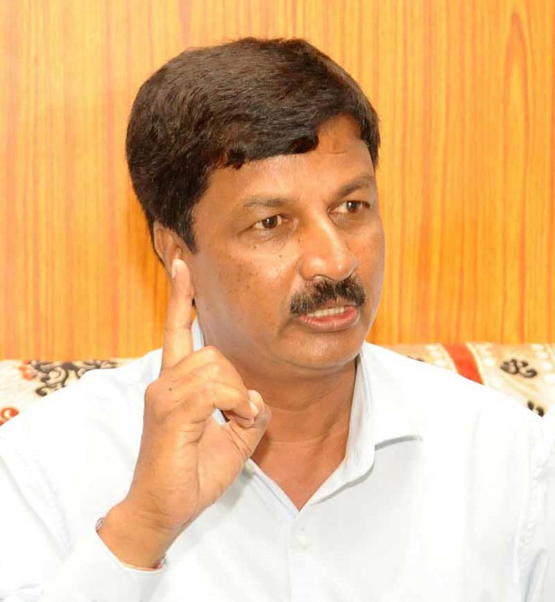 ರಮೇಶ ಜಾರಕಿಹೊಳಿ 