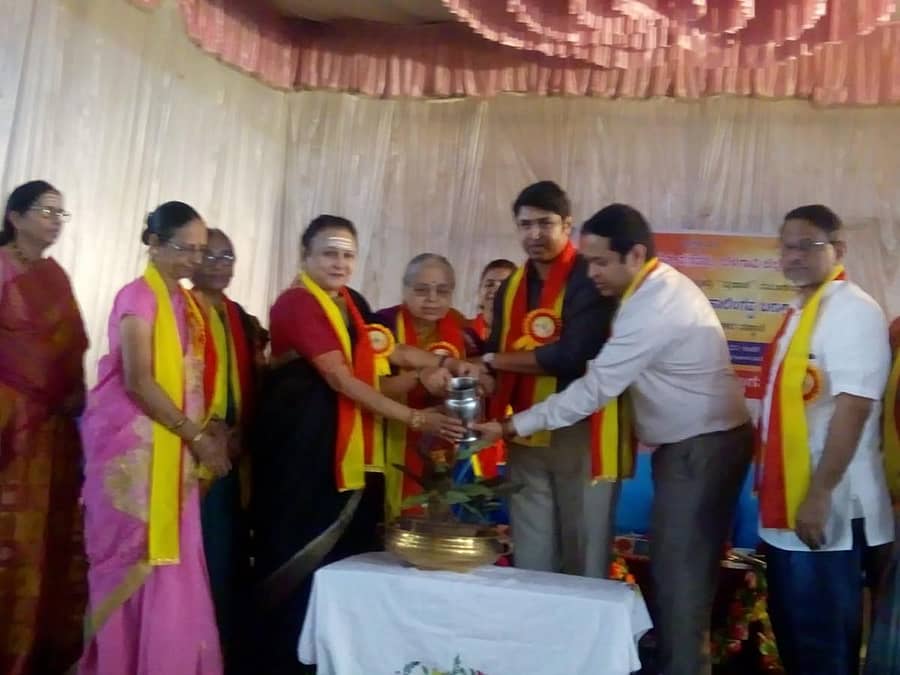 ಬೆಳಗಾವಿಯಲ್ಲಿ ಸೋಮವಾರ ನಡೆದ ವಿಜ್ಞಾನ ಉಪನ್ಯಾಸ ಕಾರ್ಯಕ್ರಮವನ್ನು ಕಸಾಪ ಜಿಲ್ಲಾ ಘಟಕದ ಅಧ್ಯಕ್ಷೆ ಮಂಗಲಾ ಮೆಟಗುಡ್ಡ ಹಾಗೂ ಅತಿಥಿಗಳು ಉದ್ಘಾಟಿಸಿದರು