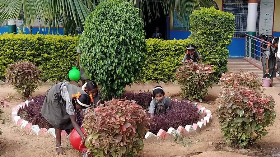 ಕುಕನೂರು ತಾಲ್ಲೂಕಿನ ಬೆಣಕಲ್ ಗ್ರಾಮದ ಸರ್ಕಾರಿ ಕಿರಿಯ ಪ್ರಾಥಮಿಕ ಶಾಲೆಯ ನೋಟ