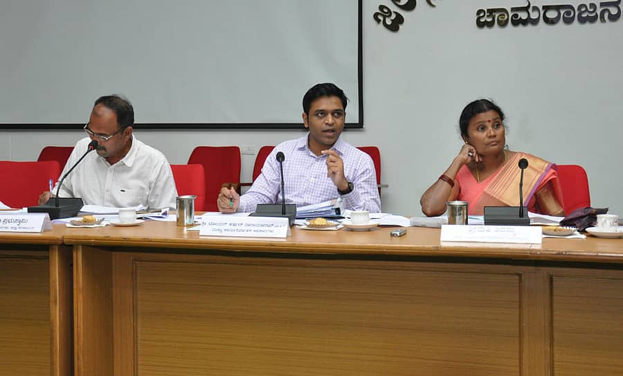 ಜಿಲ್ಲಾ ಪಂಚಾಯಿತಿ ಅಧ್ಯಕ್ಷೆ ಶಿವಮ್ಮ ಅಧ್ಯಕ್ಷತೆಯಲ್ಲಿ ಕರ್ನಾಟಕ ಅಭಿವೃದ್ಧಿ ಕಾರ್ಯಕ್ರಮಗಳ ಪ್ರಗತಿ ಪರಿಶೀಲನಾ ಸಭೆ ನಡೆಯಿತು