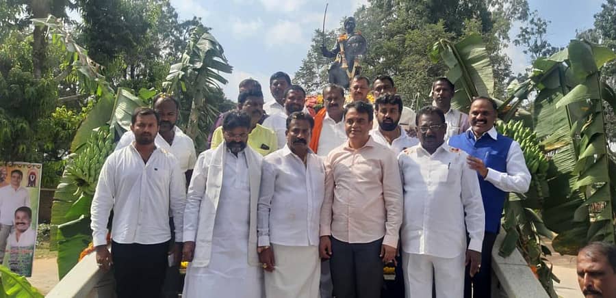 ಮಾಗಡಿ ಕೆಂಪೇಗೌಡರ ಪುತ್ಥಳಿಗೆ ಡಿಸಿಎಂ.ಡಾ.ಅಶ್ವತ್ಥನಾರಾಯಣ ಪೂಜೆ ಸಲ್ಲಿಸಿದರು