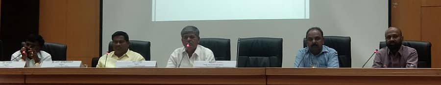 ಜಿ.ಪಂ. ಸಭಾಂಗಣದಲ್ಲಿ ಶುಕ್ರವಾರ ನಡೆದ ಸಭೆಯಲ್ಲಿ ಅಧ್ಯಕ್ಷ ಬಸಪ್ಪ ಮಾತನಾಡಿದರು.