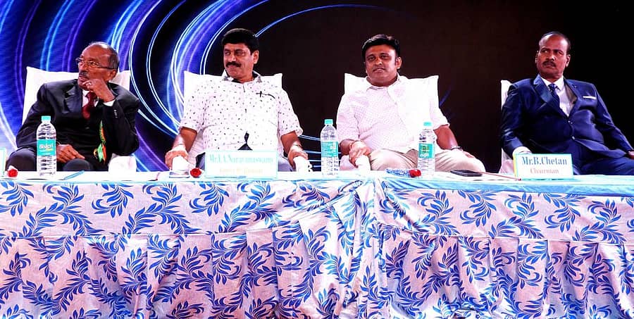 ವಿಜಯಪುರದ ನಂದಿನಿ ವಿದ್ಯಾಸಂಸ್ಥೆಯಲ್ಲಿ ಆಯೋಜಿಸಿದ್ದ ಶಾಲಾ ವಾರ್ಷಿಕೋತ್ಸವ ಕಾರ್ಯಕ್ರಮದಲ್ಲಿ ವಿಧಾನಪರಿಷತ್ ಸದಸ್ಯ ವೈ.ಎ.ನಾರಾಯಣಸ್ವಾಮಿ ಭಾಗವಹಿಸಿದ್ದರು