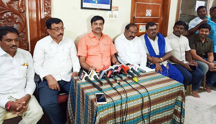 ಭಾನುವಾರ ಸುದ್ದಿಗೋಷ್ಠಿಯಲ್ಲಿ ಬಿಜೆಪಿ ಜಿಲ್ಲಾ ಘಟಕದ ಅದ್ಯಕ್ಷ ಎಂ. ರುದ್ರೇಶ್ ಮಾತನಾಡಿದರು