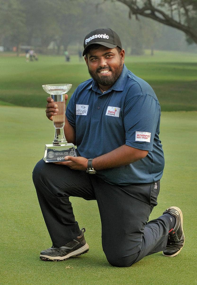 ಪ್ರಶಸ್ತಿಯೊಂದಿಗೆ ಪೆರೆರಾ