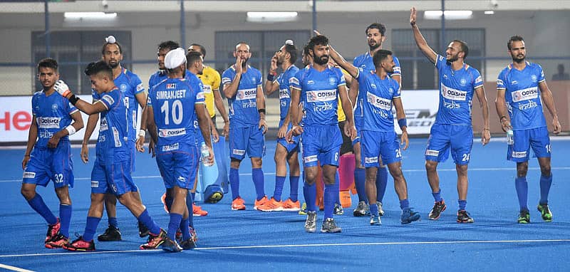 ಅರ್ಹತಾ ಸುತ್ತಿನ ಪಂದ್ಯ ಗೆದ್ದ ನಂತರ ಭಾರತ ತಂಡದ ಆಟಗಾರರು ಪ್ರೇಕ್ಷಕರತ್ತ ಕೈ ಬೀಸಿ ಸಂಭ್ರಮಿಸುತ್ತಿರುವುದು –ಪಿಟಿಐ ಚಿತ್ರ