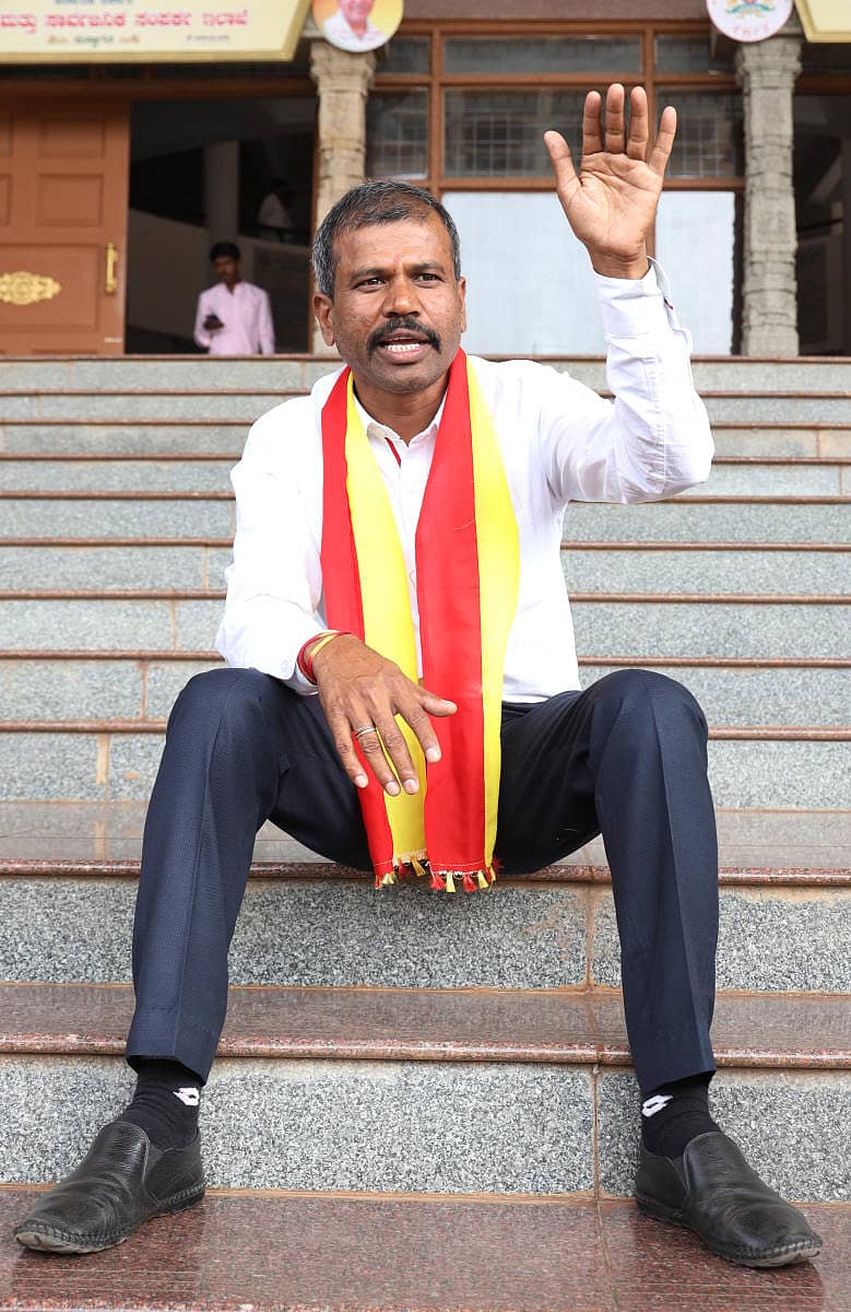 ಕೇಂದ್ರ ಸರ್ಕಾರದ ಪೌರತ್ವ ವಿರೋಧಿ ತಿದ್ದುಪಡಿ ಕಾಯ್ದೆ ವಿರೋಧಿಸಿ ಕರ್ನಾಟಕ ರಕ್ಷಣಾ ವೇದಿಕೆ ಜಿಲ್ಲಾ ಘಟಕದ ಅಧ್ಯಕ್ಷ ರಮೇಶ ಬದನೂರ ಬಾಗಲಕೋಟೆಯಲ್ಲಿ ಶುಕ್ರವಾರ ಜಿಲ್ಲಾಡಳಿತ ಭವನದ ಎದುರು ಪ್ರತಿಭಟನೆ ನಡೆಸಿದರು