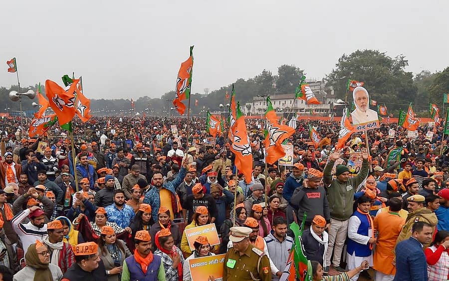 ದೆಹಲಿಯ ರಾಮಲೀಲಾ ಮೈದಾನದಲ್ಲಿ ಭಾನುವಾರ ನಡೆದ ಬಿಜೆಪಿ ರ್ಯಾಲಿಯಲ್ಲಿ ಸೇರಿದ್ದ ಬೆಂಬಲಿಗರು–ಪಿಟಿಐ ಚಿತ್ರ