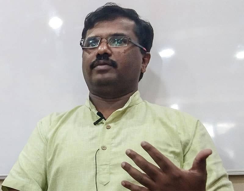 ಕ್ವಾಲ್ಕಾಮ್ ಇಂಡಿಯಾ ಕಂಪನಿಯ ಚಿಪ್ ಪ್ರೋಗ್ರಾಮ್ ಮ್ಯಾನೇಜರ್ ಗುರುರಾಜ ಕುಲಕರ್ಣಿ ಮಾತನಾಡಿದರು