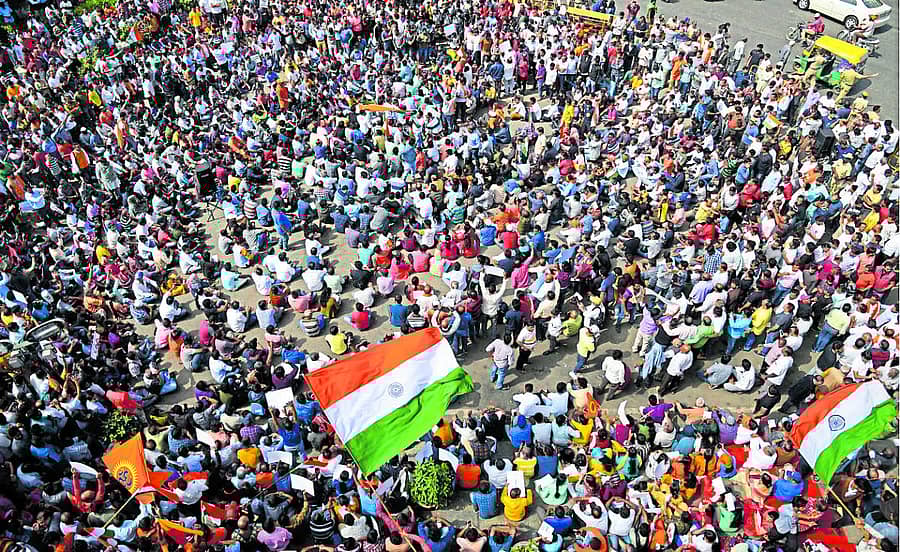 ಪೌರತ್ವ ಕಾಯ್ದೆ ಬೆಂಬಲಿಸಿ ನಗರದಲ್ಲಿ ಭಾನುವಾರ ನಡೆದ ರ್ಯಾಲಿಯಲ್ಲಿ ನೂರಾರು ಜನ ಪಾಲ್ಗೊಂಡಿದ್ದರು
