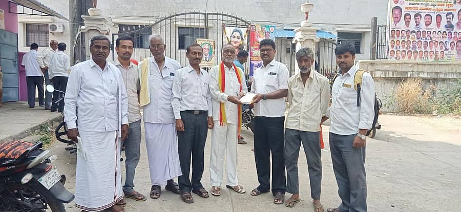 ಸ್ಪೂರ್ತಿ ಭವನದ ಆವರಣದಲ್ಲಿ ಅಖಿಲ ಭಾರತ ಕನ್ನಡ ಸಾಹಿತ್ಯ ಸಮ್ಮೇಳನಕ್ಕೆ ಪ್ರತಿನಿಧಿಗಳ ನೋಂದಣಿಗೆ ಶುಕ್ರವಾರ ಚಾಲನೆ ನೀಡಲಾಯಿತು