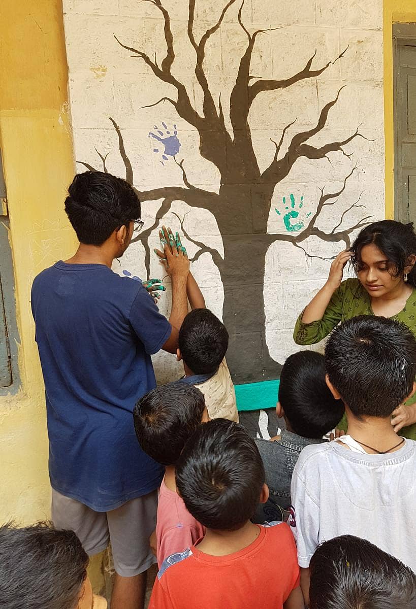 ಖಾಸಗಿ ಶಾಲೆ ಮಕ್ಕಳಿಂದ ಟೀಚಿಂಗ್ ಬ್ರಶ್ ಅಭಿಯಾನ