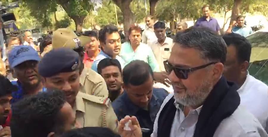 ತನ್ವೀರ್ ಸೇಟ್ ಅವರನ್ನು ನೋಡಲು ಸೇರಿದ್ದ ಜನರು