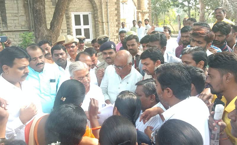 ಕಲ್ಬರ್ಗಿಯಲ್ಲಿ ಉಪ ಮುಖ್ಯಮಂತ್ರಿ ಗೋವಿಂದ ಕಾರಜೋಳ ಅವರಿಂದ ಜನತಾ ದರ್ಶನ