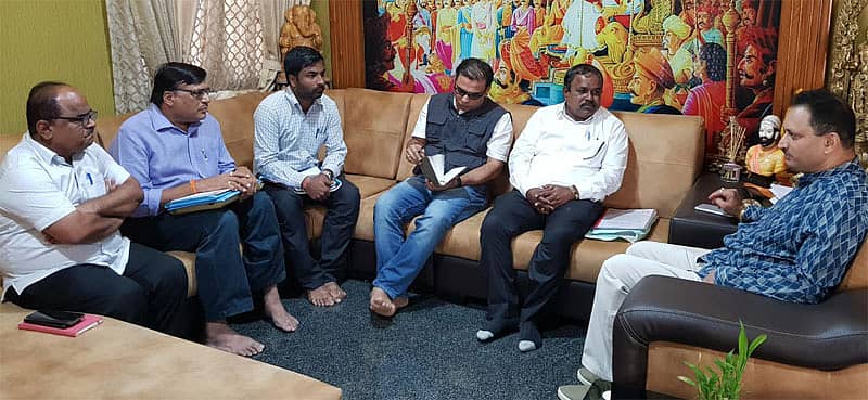 ಶಿರಸಿಯಲ್ಲಿ ಸಂಸದ ಅನಂತಕುಮಾರ್ ಹೆಗಡೆ ಹೆದ್ದಾರಿ ಪ್ರಾಧಿಕಾರ ಹಾಗೂ ಐಆರ್ಬಿ ಅಧಿಕಾರಿಗಳೊಂದಿಗೆ ಚರ್ಚಿಸಿದರು