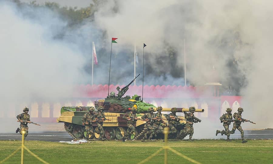 ಸೇನೆಯ ದಿನಾಚರಣೆ ಅಂಗವಾಗಿ ಯೋಧರು ಕೌಶಲ ಪ್ರದರ್ಶಿಸಿದರು –ಪಿಟಿಐ ಚಿತ್ರ